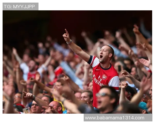 英超足球宝贝魅力四射球场内外的时尚风潮与青春活力